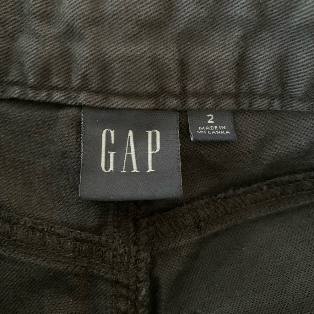 Gap women’s  horseshoe black jeans. Size 2 - Picture 2 of 13
